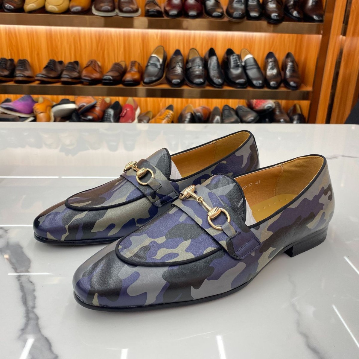Men's Faux Leather Horsebit Lo - огляд і ціна Men'S Shoes Crocs